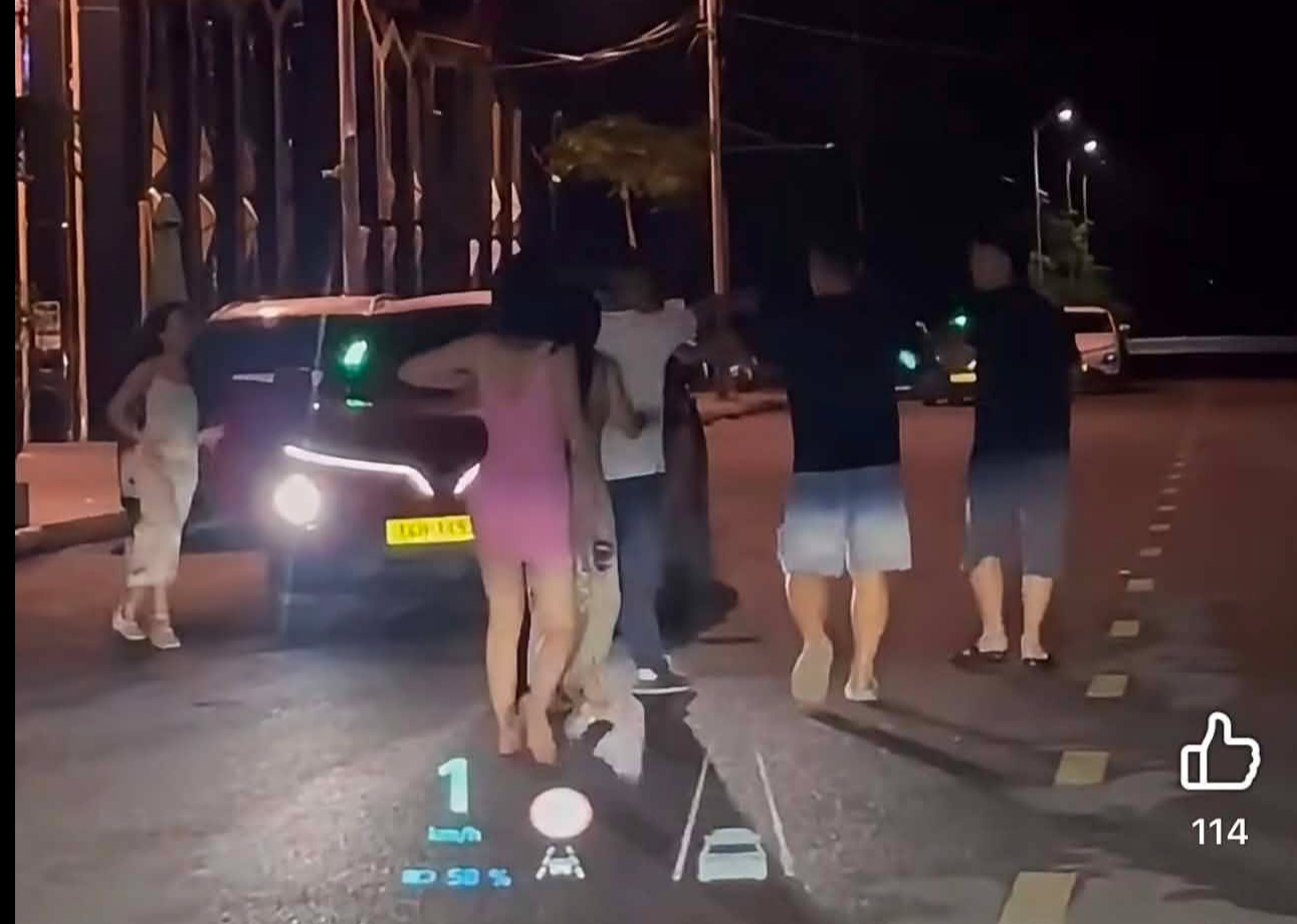 7 người đánh tài xế gục xuống đường: TS tội phạm học lý giải điều đáng sợ diễn ra trong đầu kẻ hành hung - Ảnh 6.
