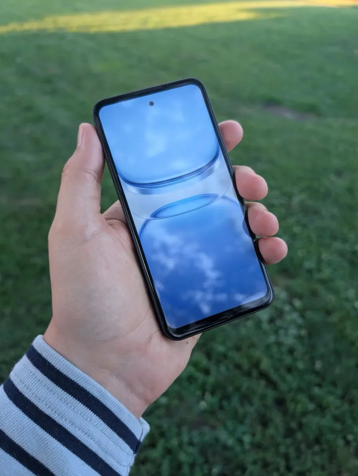 Điện thọai nhỏ gọn đủ: Pin th&aacute;o rời , thẻ nhớ v&agrave; cấu h&igrave;nh 5G hấp dẫn năm 2026 - Ảnh 2.