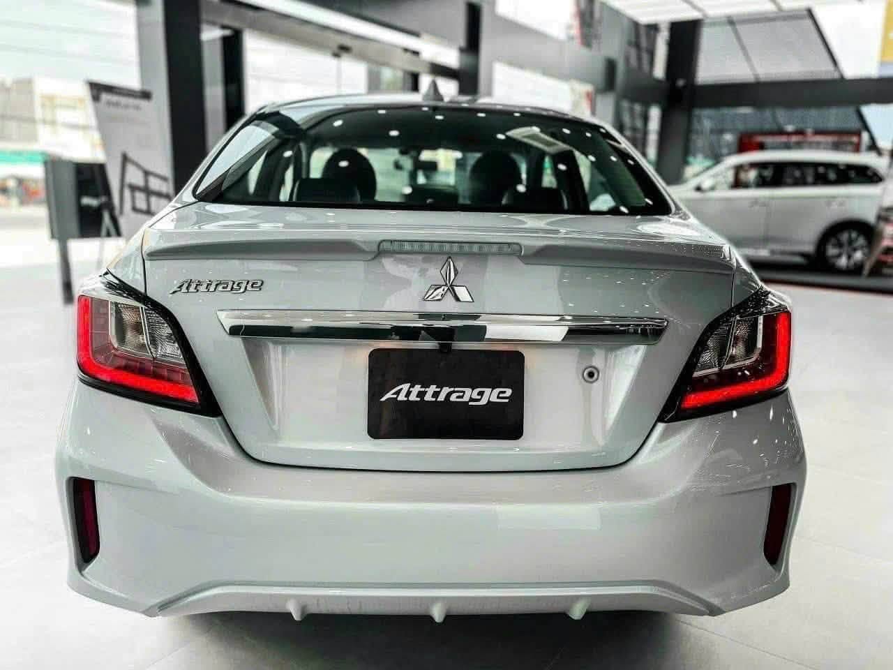 Mitsubishi Attrage bản cao xả kho giảm gi&aacute; gần 70 triệu đồng , lăn b&aacute;nh thậm ch&iacute; &aacute;p s&aacute;t Kia Morning - Ảnh 3.