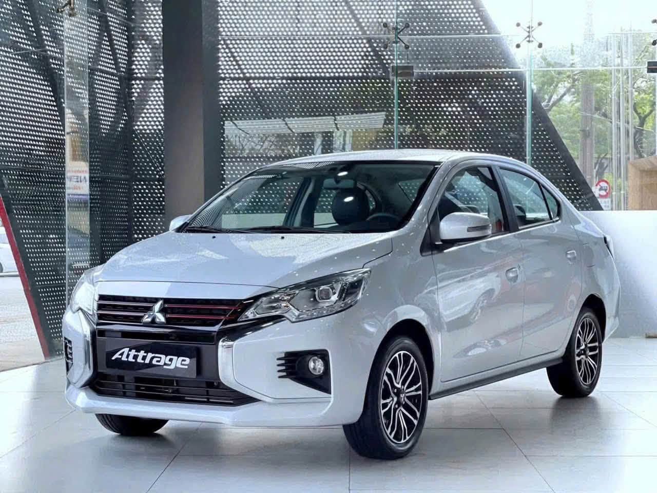 Mitsubishi Attrage bản cao xả kho giảm gi&aacute; gần 70 triệu đồng , lăn b&aacute;nh thậm ch&iacute; &aacute;p s&aacute;t Kia Morning - Ảnh 1.