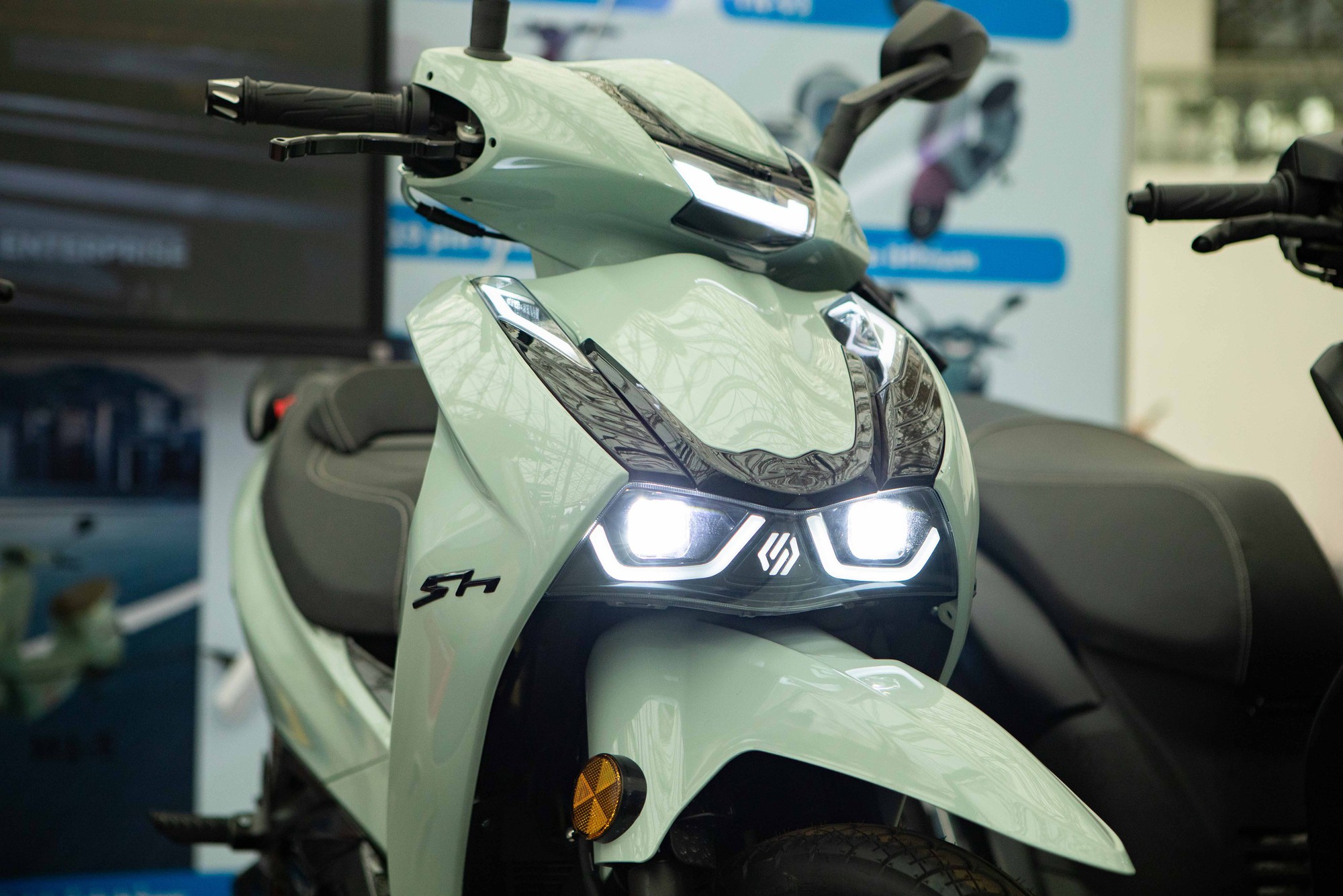 "Xe máy điện SH" xuất hiện tại Việt Nam: Phanh ABS, khóa NFC, pin Li-ion, giá hơn 30 triệu - Ảnh 3.