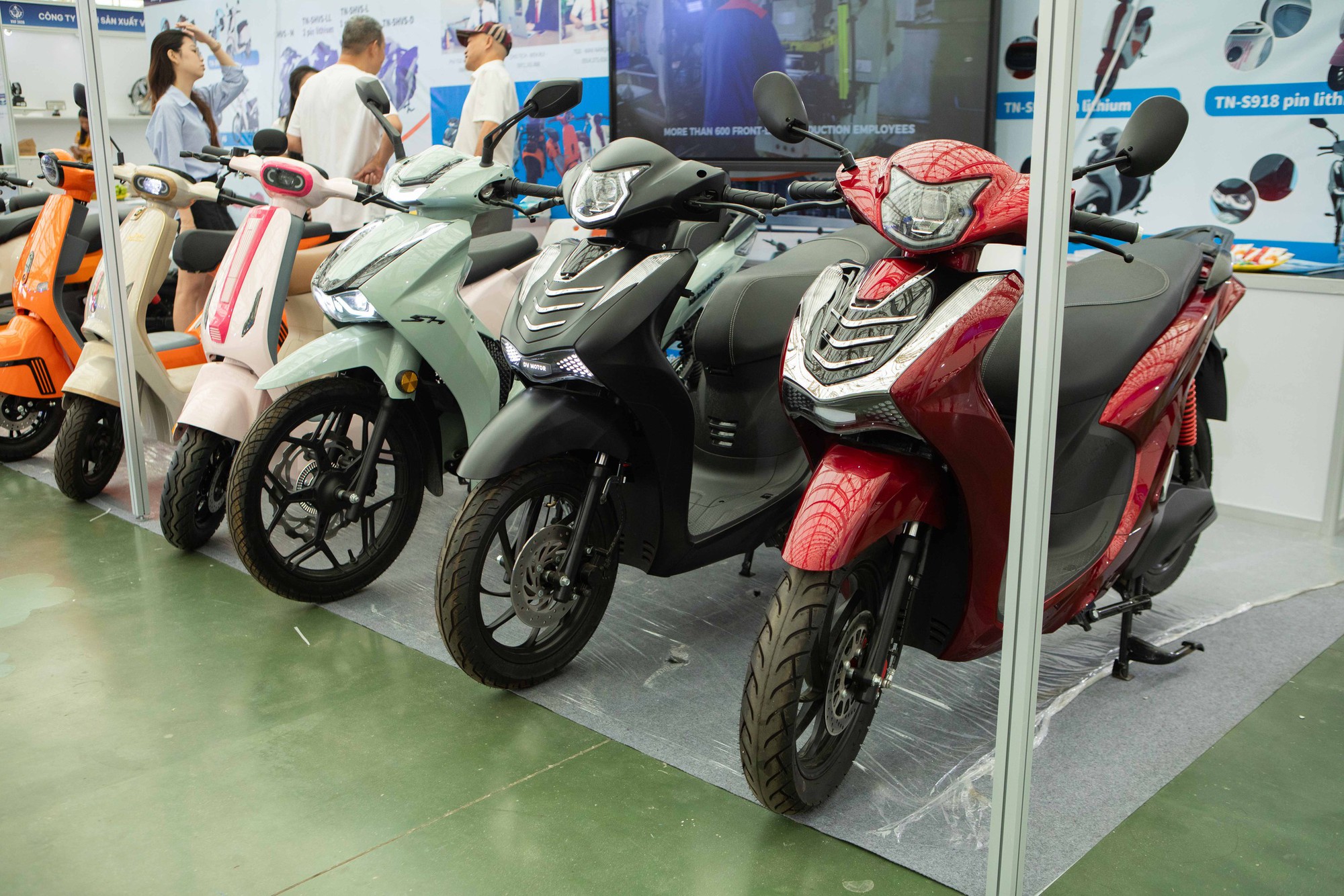 "Xe máy điện SH" xuất hiện tại Việt Nam: Phanh ABS, khóa NFC, pin Li-ion, giá hơn 30 triệu - Ảnh 12.