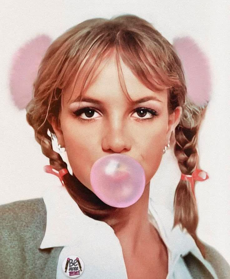 Britney Spears: Cuộc đời đầy bi kịch v&agrave; ca kh&uacute;c Lucky 236 triệu view khiến r&ugrave;ng m&igrave;nh - Ảnh 2.
