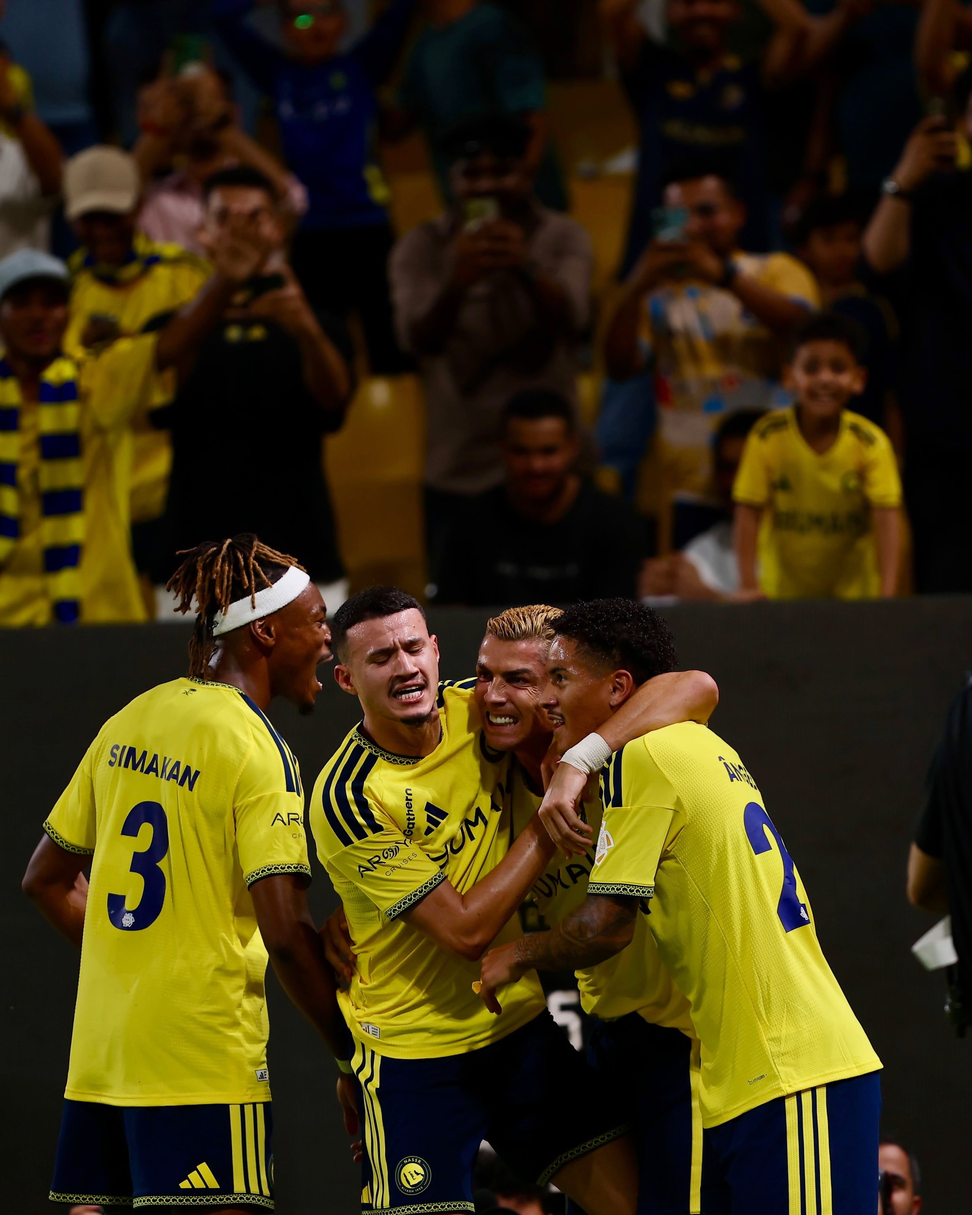 Ronaldo tỏa s&aacute;ng với b&agrave;n thắng thứ 979 , Al - Nassr gi&agrave;nh 3 điểm q&uacute;y gi&aacute; - Ảnh 2.