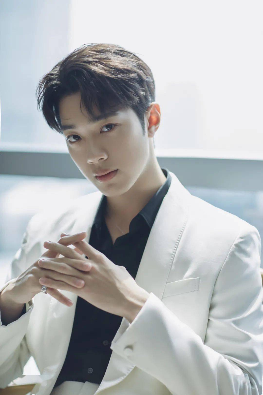 Lại Quán Lâm từ thần tượng Kpop đến công chức: Hành trình sống 4 cuộc đời ấn tượng - Ảnh 11. Lại Quán Lâm từ thần tượng Kpop đến công chức: Hành trình sống 4 cuộc đời ấn tượng - Ảnh 11.