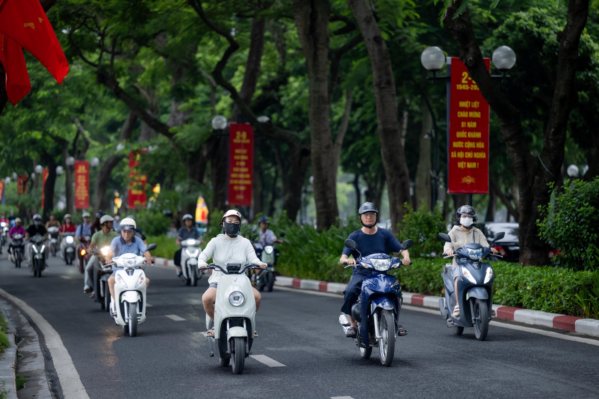 Thời tiết H&agrave; Nội ng&agrave;y 10 / 9: M&aacute;t mẻ v&agrave; dễ chịu đ&oacute;n đợt kh&ocirc;ng kh&iacute; lạnh đầu m&ugrave;a - Ảnh 1.