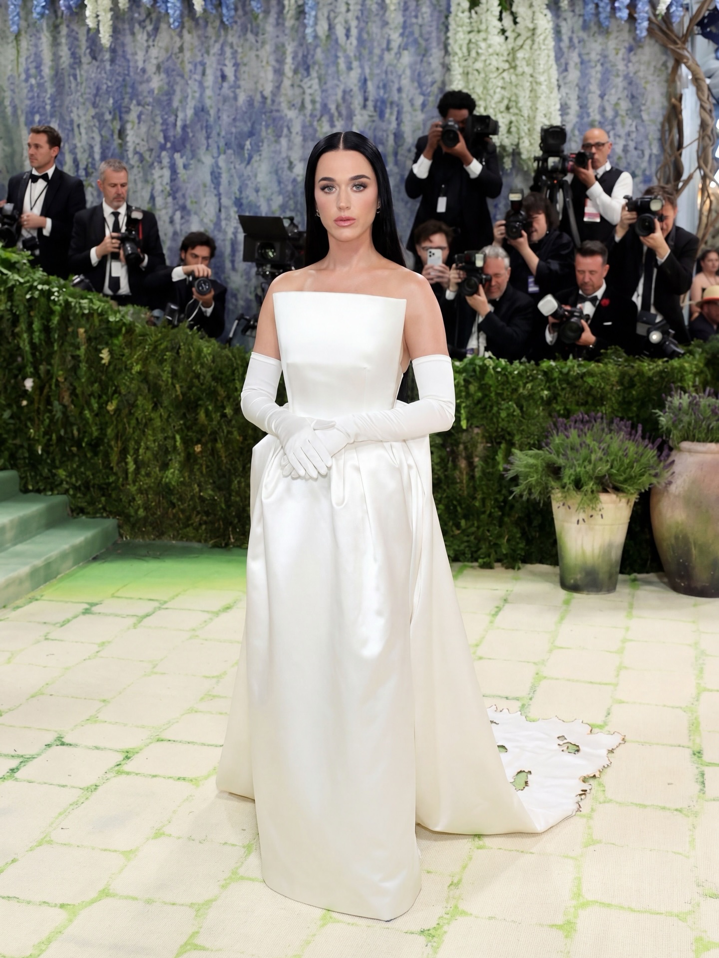 Sự sụt giảm doanh thu của Katy Perry: Ngôi sao 30 tỷ views gặp khó khăn tại phòng vé 2026 - Ảnh 7. Sự sụt giảm doanh thu của Katy Perry: Ngôi sao 30 tỷ views gặp khó khăn tại phòng vé 2026 - Ảnh 7.