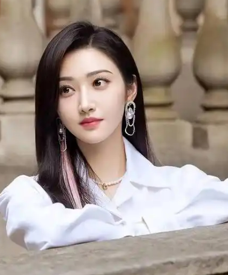 Cảnh Điềm rao b&aacute;n penthouse ven s&ocirc;ng hơn 366 tỷ đồng sau scandal t&igrave;nh &aacute;i - Ảnh 1.