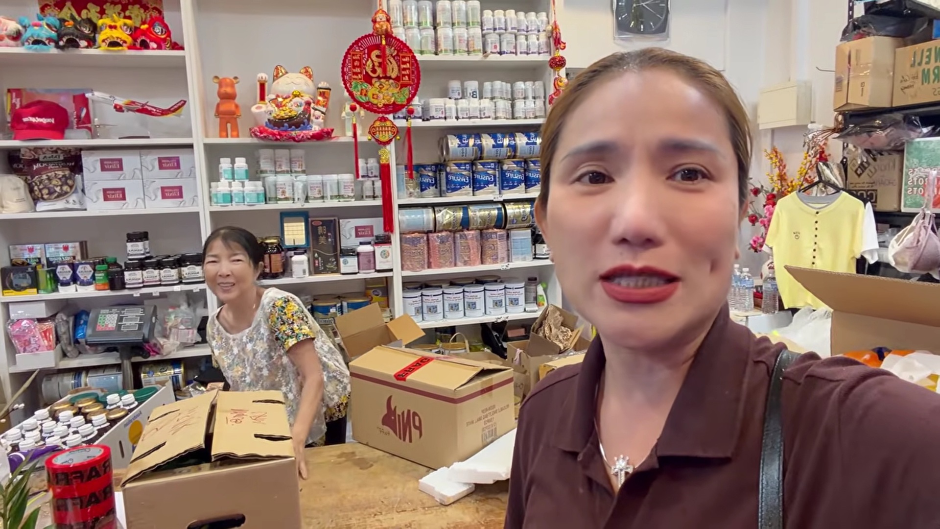 Nữ NSƯT đi l&agrave;m shipper ở &Uacute;c - Ảnh 2.
