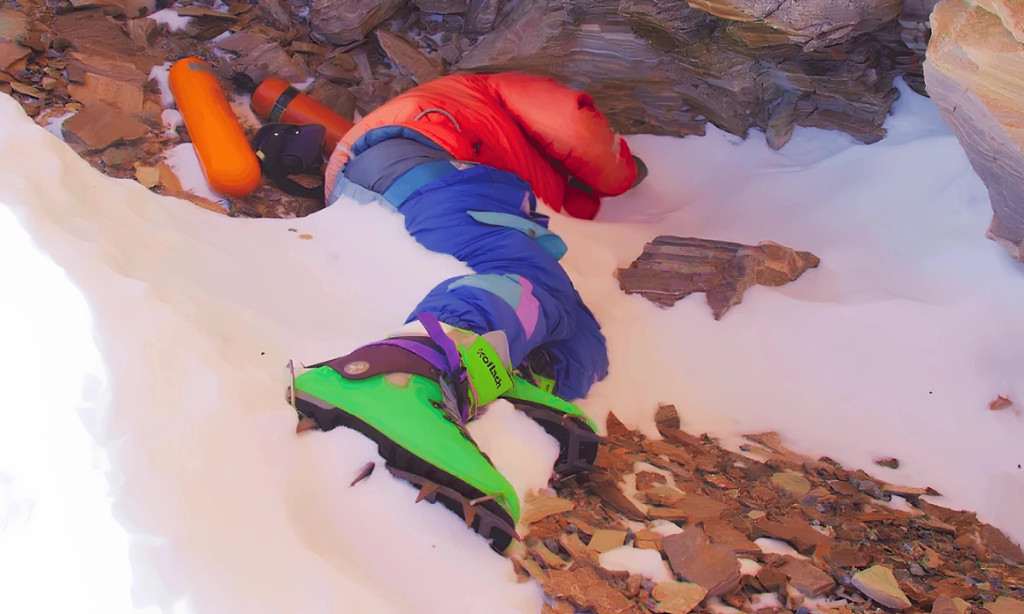 V&igrave; sao đ&acirc;y l&agrave; thi thể nổi tiếng nhất tr&ecirc;n n&uacute;i Everest? - Ảnh 1.