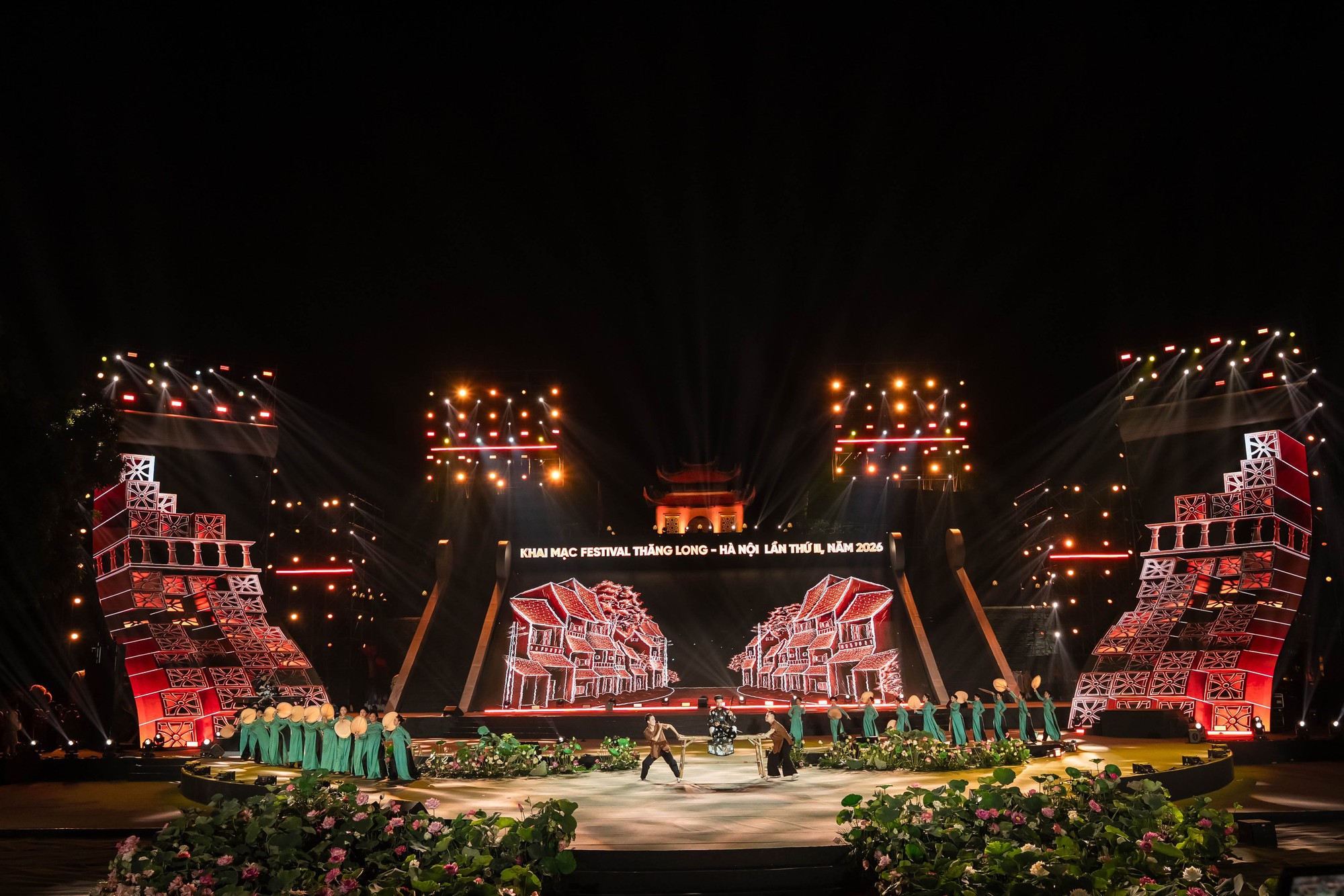 Tổng đạo diễn Phạm Ho&agrave;ng Giang đưa &ldquo;D&ograve;ng chảy di sản&rdquo; l&ecirc;n s&acirc;n khấu khai mạc Festival Thăng Long - H&agrave; Nội 2026- Ảnh 5.