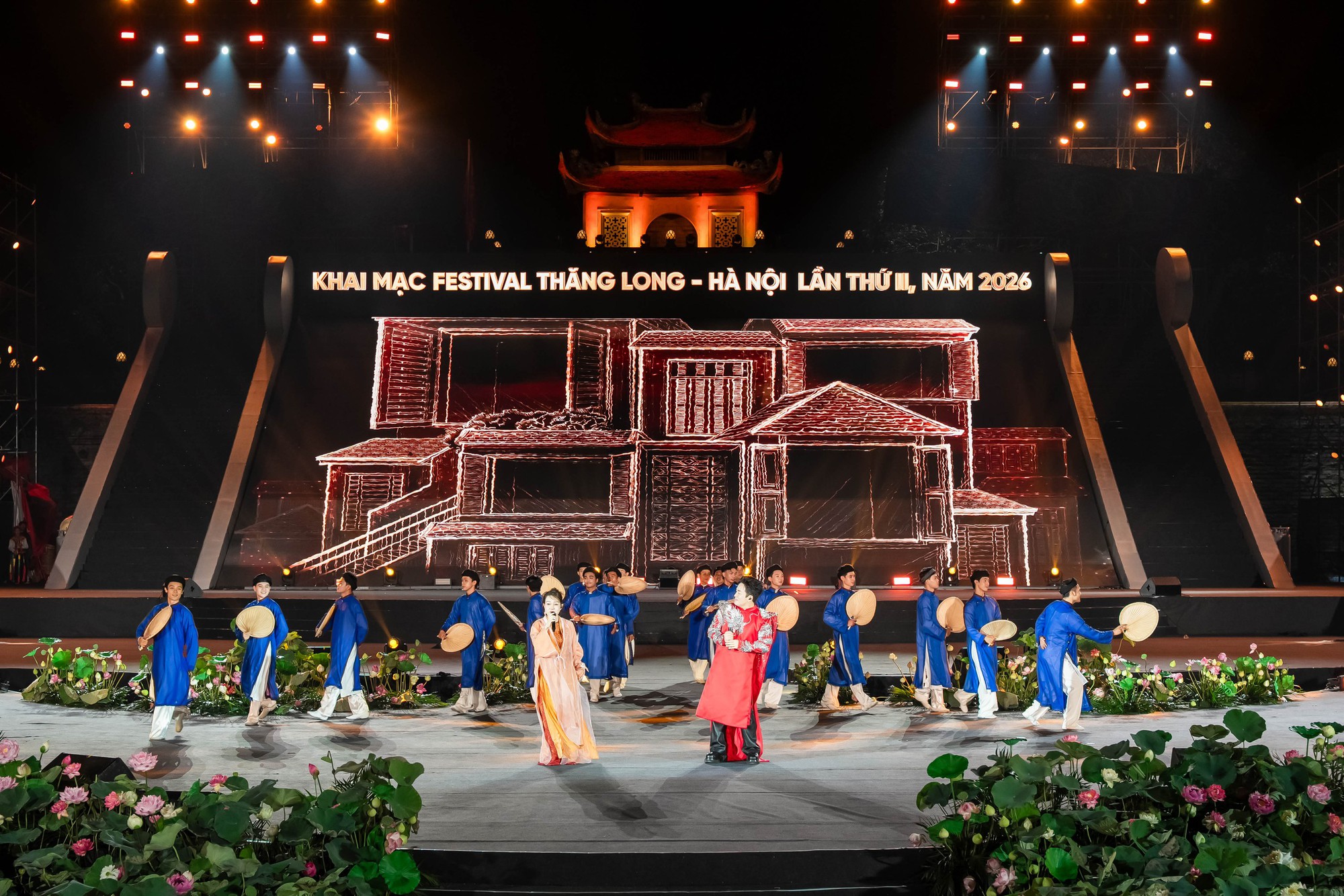 Tổng đạo diễn Phạm Ho&agrave;ng Giang đưa &ldquo;D&ograve;ng chảy di sản&rdquo; l&ecirc;n s&acirc;n khấu khai mạc Festival Thăng Long - H&agrave; Nội 2026- Ảnh 1.