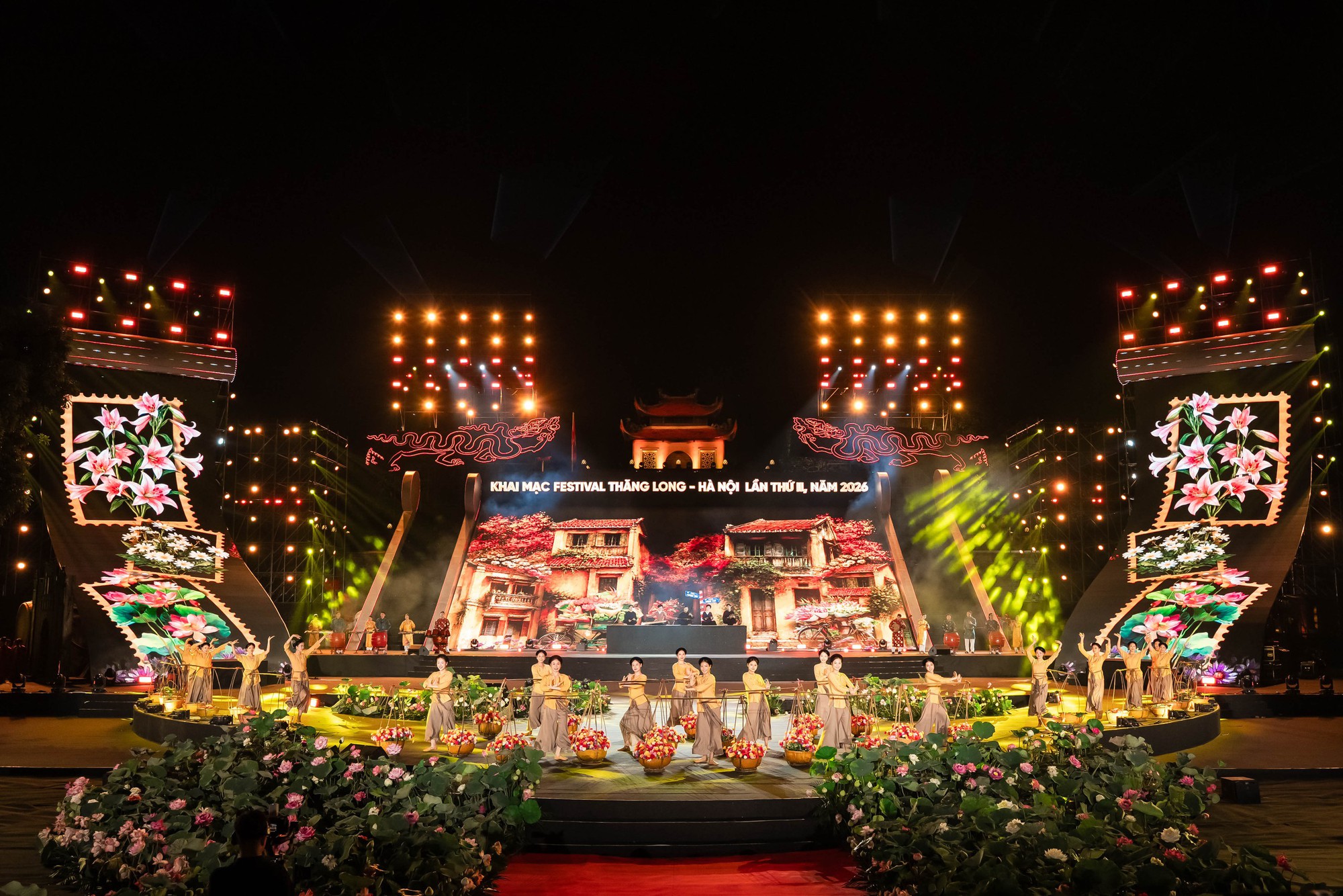 Tổng đạo diễn Phạm Ho&agrave;ng Giang đưa &ldquo;D&ograve;ng chảy di sản&rdquo; l&ecirc;n s&acirc;n khấu khai mạc Festival Thăng Long - H&agrave; Nội 2026- Ảnh 2.