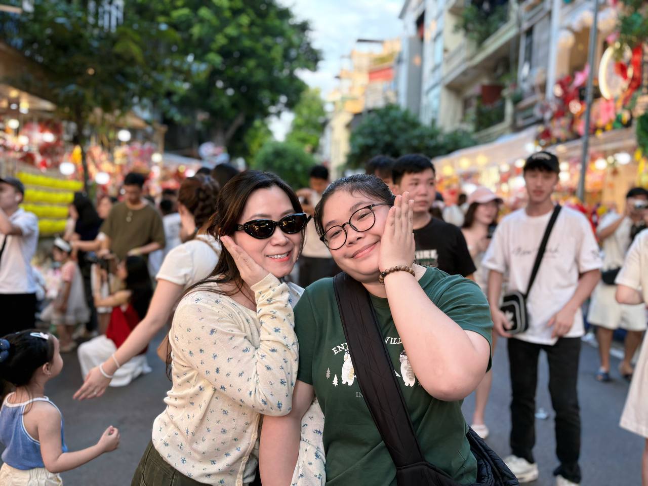 Phố H&agrave;ng M&atilde; rực rỡ trước Trung thu 2026 với đ&egrave;n &ocirc;ng sao v&agrave; đầu l&acirc;n - Ảnh 30.