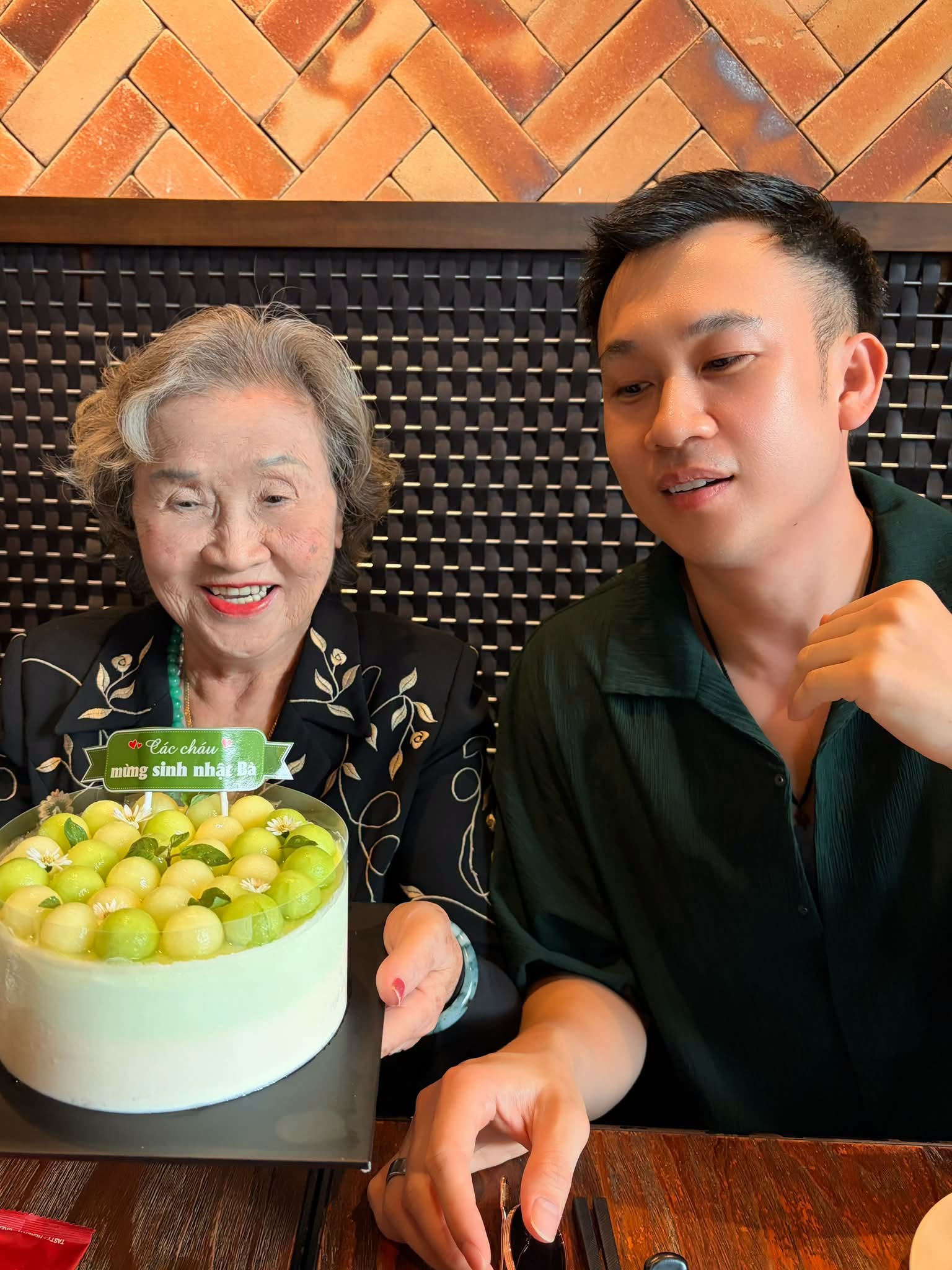 Tình hình mẹ Hoài Linh tuổi 89, con trai út cầu mong điều này- Ảnh 1.