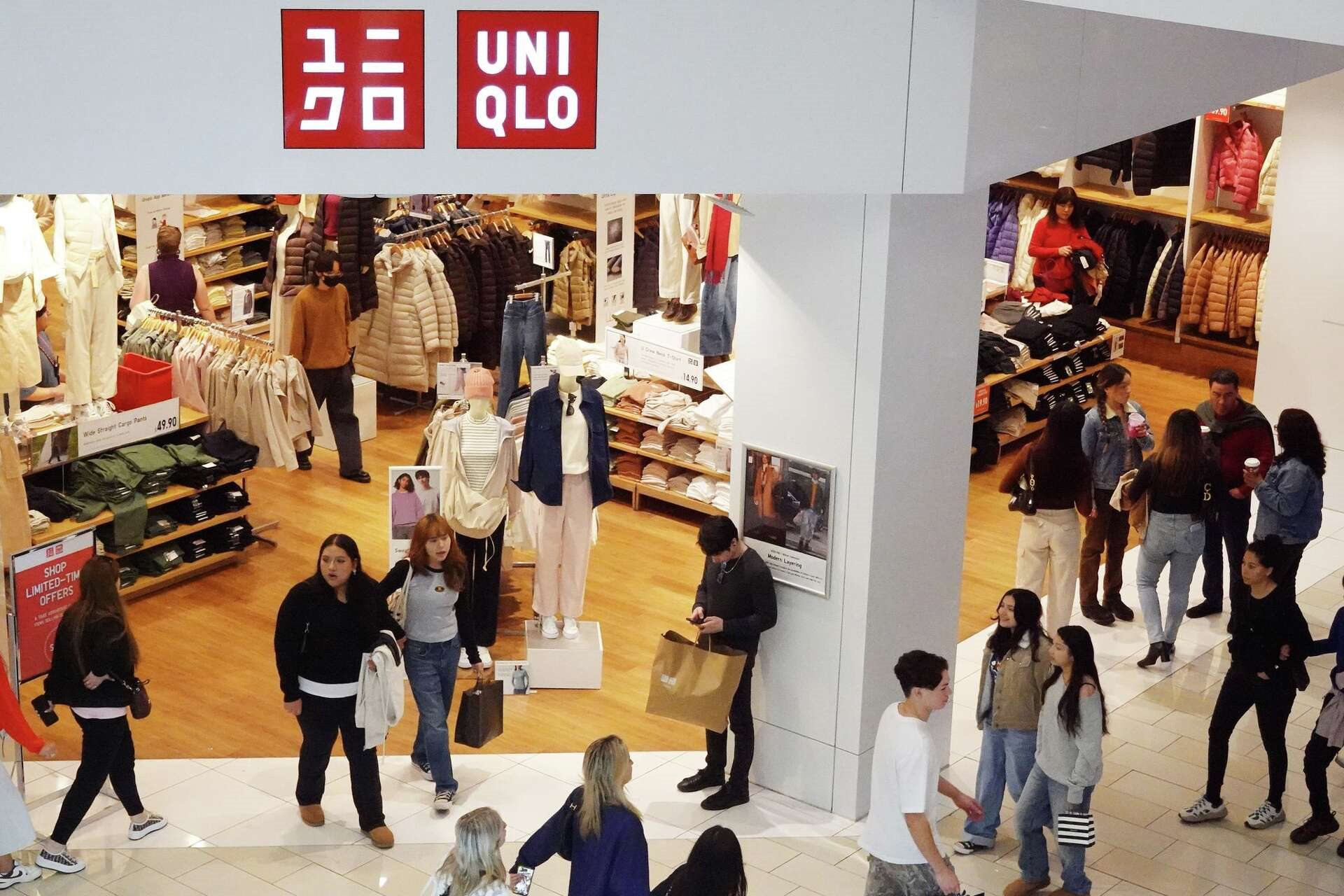 C&ocirc;ng nghệ RFID gi&uacute;p Uniqlo chống trộm hiệu quả v&agrave; n&acirc;ng cao Trải nghiệm mua sắm - Ảnh 1.