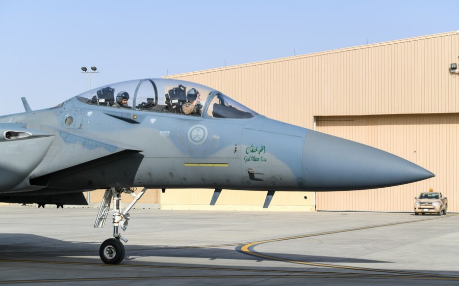 Houthi đề nghị Mỹ không can thiệp vào xung đột với Saudi Arabia - Ảnh 2.