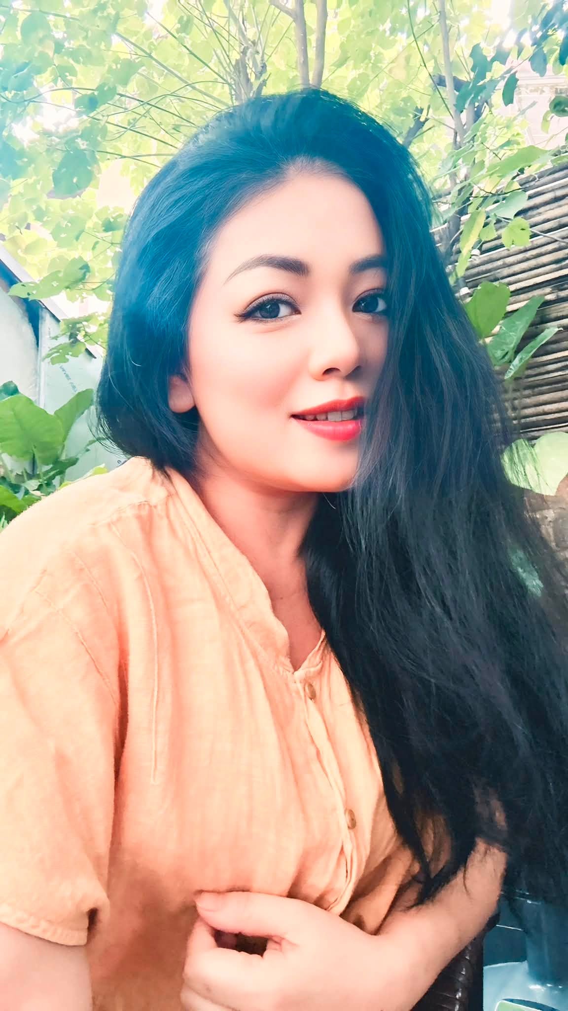 Anh Thơ chia sẻ nỗi khát khao bên mẹ sau những dối lừa cuộc sống - Ảnh 2. Anh Thơ chia sẻ nỗi khát khao bên mẹ sau những dối lừa cuộc sống - Ảnh 2.