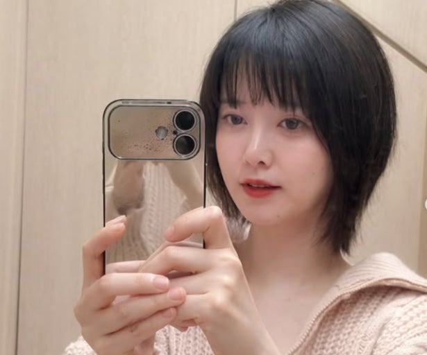 Goo Hye Sun tự cắt tóc gây sốt: Từ thảm họa đến diện mạo trẻ trung năm 2026 - Ảnh 4. Goo Hye Sun tự cắt tóc gây sốt: Từ thảm họa đến diện mạo trẻ trung năm 2026 - Ảnh 4.