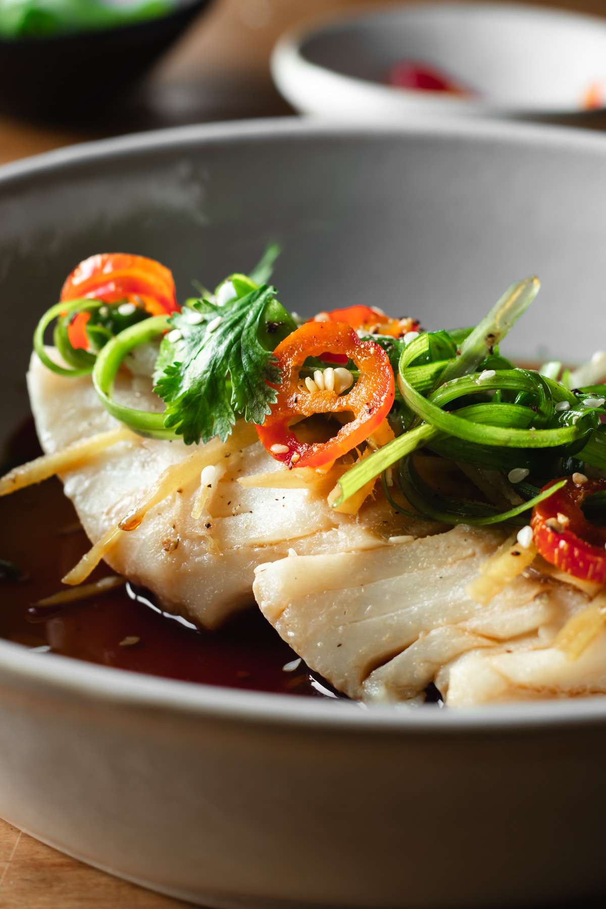 Đầu bếp l&acirc;u năm n&oacute;i thẳng: Nấu c&aacute; muốn thơm, kh&ocirc;ng tanh, h&atilde;y nhớ d&ugrave;ng 3 gia vị n&agrave;y - Ảnh 1.