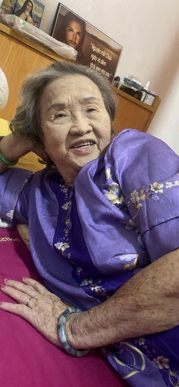 Mẹ ruột Ho&agrave;i Linh: "Con trai về rồi m&agrave; sao vẫn chưa qua thăm mẹ?"- Ảnh 1.