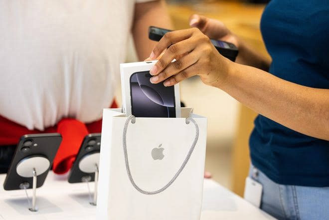 IPhone 18 Pro vẫn h&uacute;t kh&aacute;ch Việt giữa t&igrave;nh trạng ảm đạm to&agrave;n cầu - Ảnh 1.