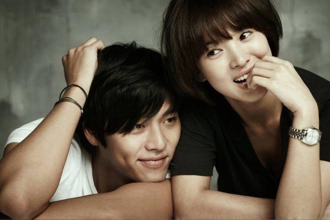 Song Hye Kyo g&acirc;y b&atilde;o với ảnh th&acirc;n mật b&ecirc;n Yusuke Saeki mới nhất 2026 - Ảnh 7.