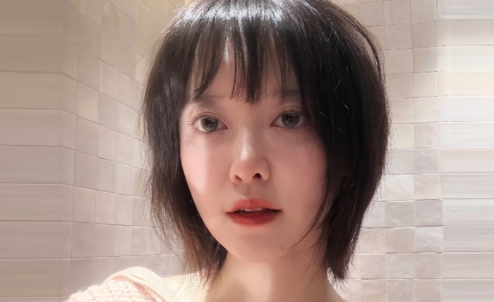 Goo Hye Sun tự cắt tóc gây sốt: Từ thảm họa đến diện mạo trẻ trung năm 2026 - Ảnh 6. Goo Hye Sun tự cắt tóc gây sốt: Từ thảm họa đến diện mạo trẻ trung năm 2026 - Ảnh 6.