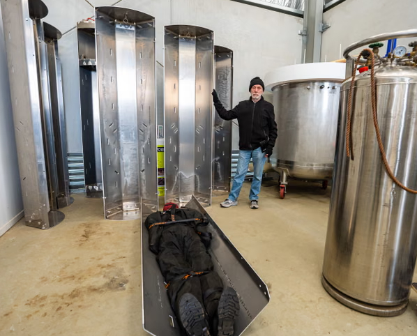 Chi ph&iacute; v&agrave; hy vọng của Cryonics: 7 người chờ ng&agrave;y sống lại tại Southern Cryonics - Ảnh 2.