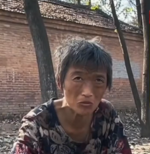 Cô gái mất tích 26 năm được tìm thấy, ngoại hình gây sốc nặng - Ảnh 2. Cô gái mất tích 26 năm được tìm thấy, ngoại hình gây sốc nặng - Ảnh 2.