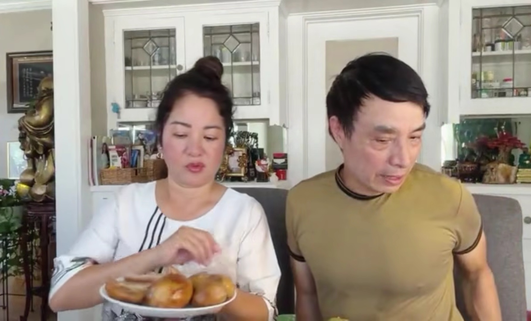 Bố ruột b&eacute; Xu&acirc;n Mai l&ecirc;n tiếng việc c&oacute; nhiều vợ v&agrave; con rơi- Ảnh 1.