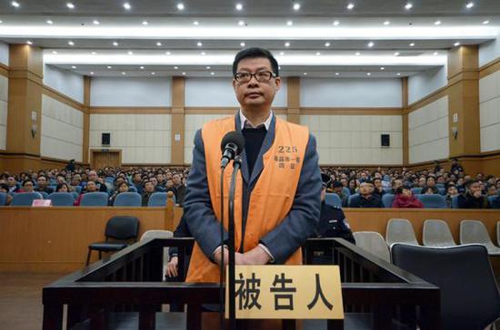 Từ khuôn viên đại học đến chốn lao tù: "Ta là bậc quân vương tại đây" – Tham vọng trở thành "Cha đẻ của trường đại học" - Ảnh 2.