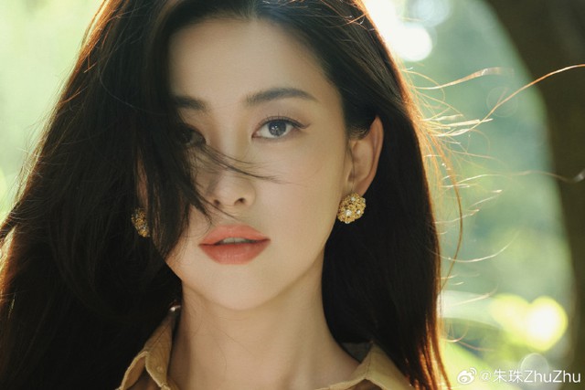 Không ngờ "mỹ nhân 8 lần lọt top đẹp nhất thế giới" cũng có ngày này - Ảnh 2.