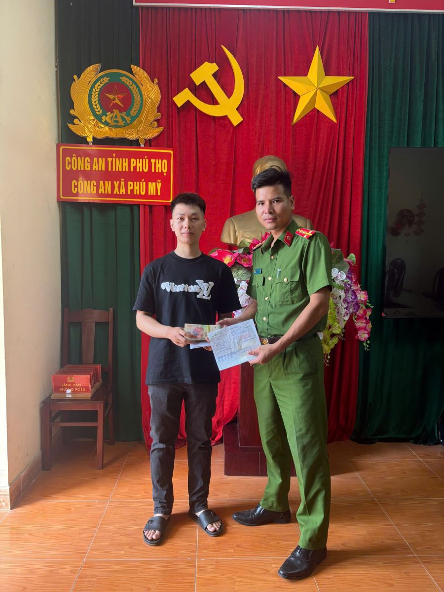 C&ocirc;ng an x&aacute;c minh nguồn gốc số tiền 96.400.000 đồng được chuyển v&agrave;o t&agrave;i khoản của Nguyễn Hữu Việt ở Ph&uacute; Thọ - Ảnh 1.