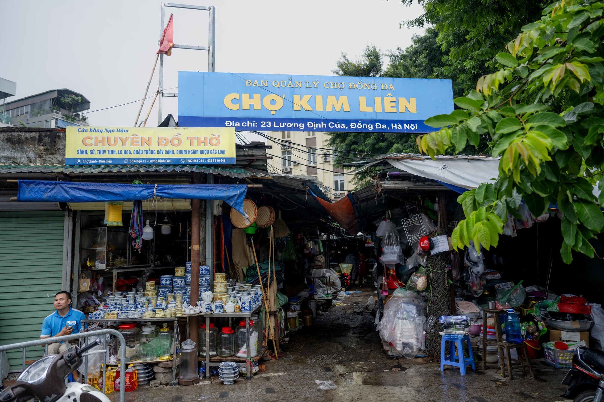 Chợ Kim Liên dừng hoạt động sau 30 năm , gần 200 tiểu thương phải dọn đi - Ảnh 1.