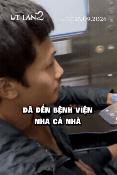 Ph&aacute;t hoảng khi thấy nam diễn vi&ecirc;n Việt bị rắn cắn tr&ecirc;n phim trường, m&aacute;u chảy r&ograve;ng r&ograve;ng phải v&agrave;o viện gấp- Ảnh 4.