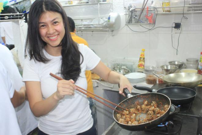 Nữ diễn viên đình đám bỏ showbiz đi bán xôi cua ở đường Nguyễn Lương Bằng, TP.HCM - Ảnh 3.