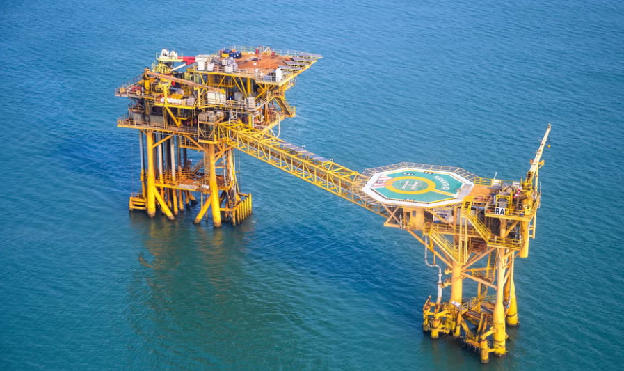 Không phải Nga hay Venezuela, một quốc gia đang trở thành ‘ông trùm’ năng lượng mới nổi: Chuẩn bị chào bán 109 lô dầu khí, nhiều ông lớn tham gia cuộc đua đầu tư - Ảnh 1. Không phải Nga hay Venezuela, một quốc gia đang trở thành ‘ông trùm’ năng lượng mới nổi: Chuẩn bị chào bán 109 lô dầu khí, nhiều ông lớn tham gia cuộc đua đầu tư - Ảnh 1.