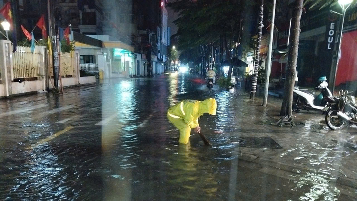 Cập nhật &uacute;ng ngập H&agrave; Nội s&aacute;ng 16 / 9 sau trận mưa lớn k&eacute;o d&agrave;i - Ảnh 2.