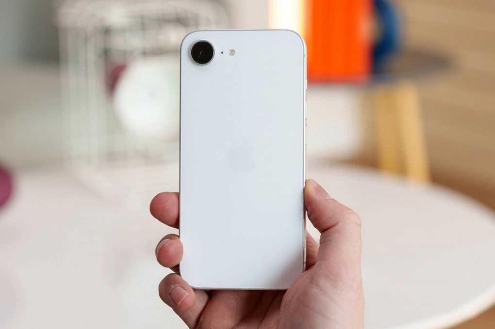 IPhone 16e giá rẻ chỉ từ 13 triệu đồng , lựa chọn hấp dẫn cho người dùng - Ảnh 2. IPhone 16e giá rẻ chỉ từ 13 triệu đồng , lựa chọn hấp dẫn cho người dùng - Ảnh 2.