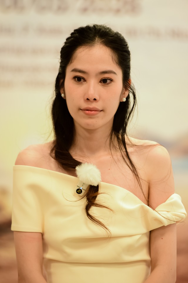 Nam Em lại c&oacute; h&agrave;nh động kh&oacute; hiểu  - Ảnh 4.
