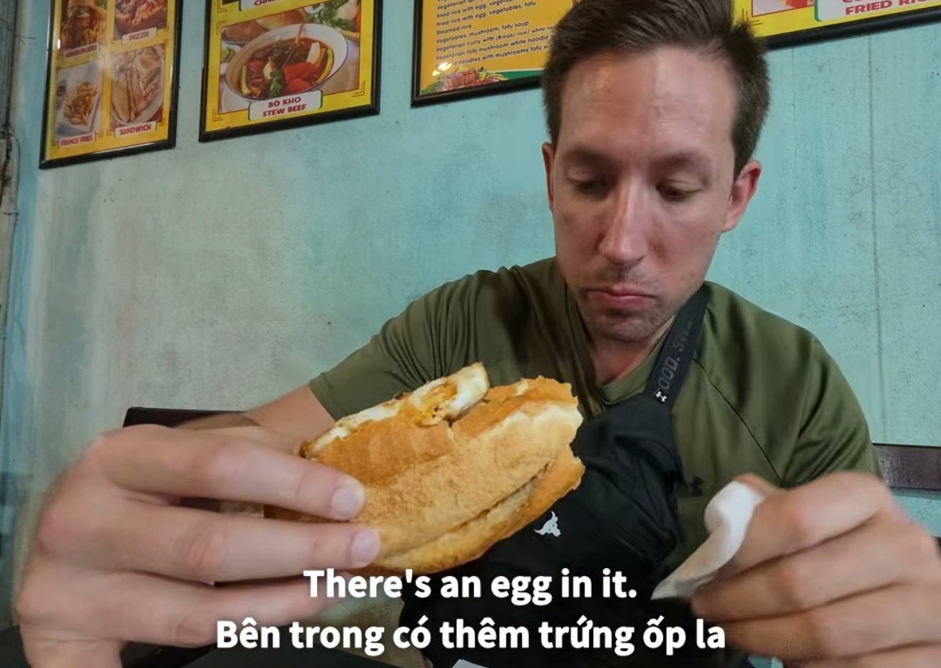 Qu&aacute;n nhỏ ở Hội An được kh&aacute;ch Canada khen c&oacute; b&aacute;nh m&igrave; ngon nhất  - Ảnh 5.