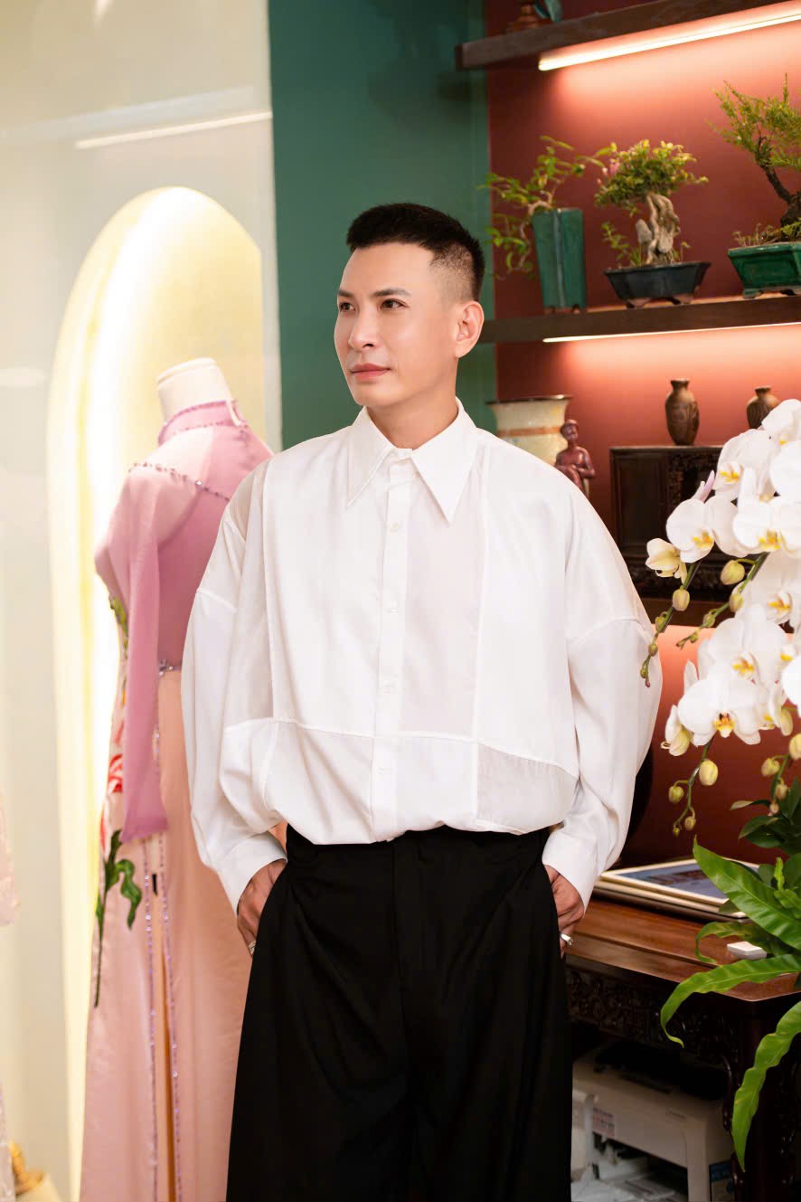 NTK Kenny Th&aacute;i v&agrave; họa sĩ Đặng Tố Anh: Cuộc gặp giữa hội họa v&agrave; thời trang - Ảnh 7.