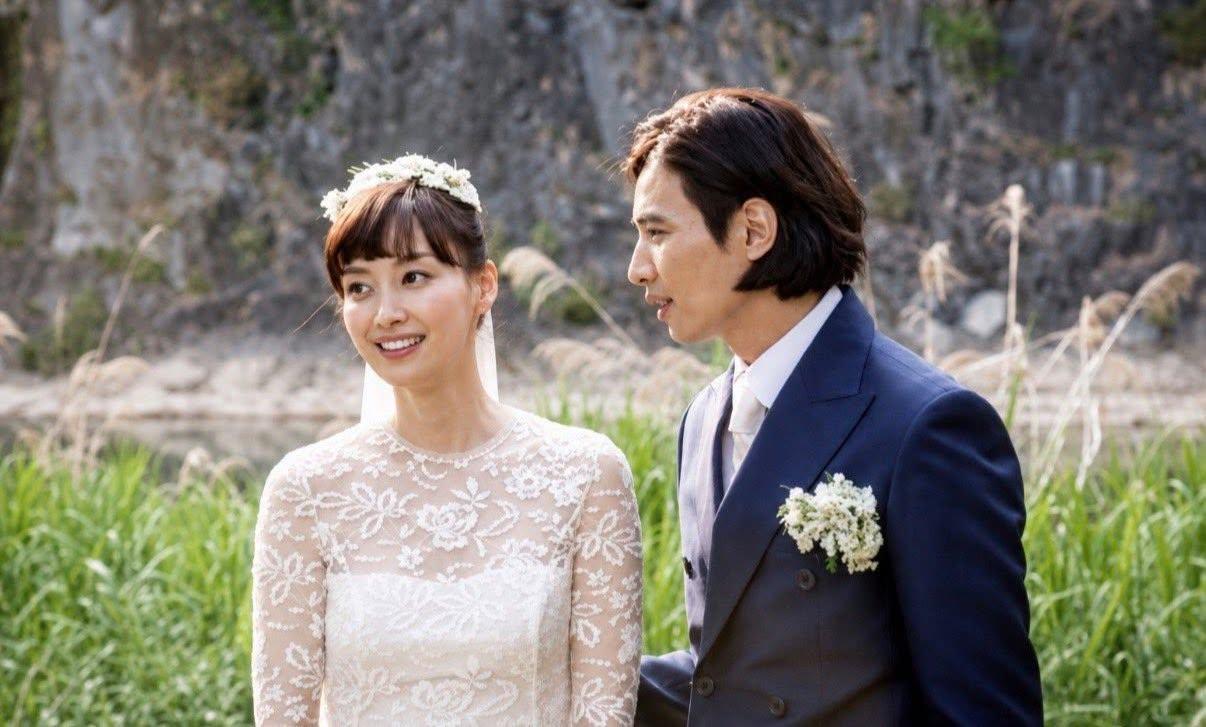 Won Bin yêu đương bí mật, đến lúc chia tay cũng không cho "búp bê xứ Hàn" 1 danh phận?- Ảnh 5.