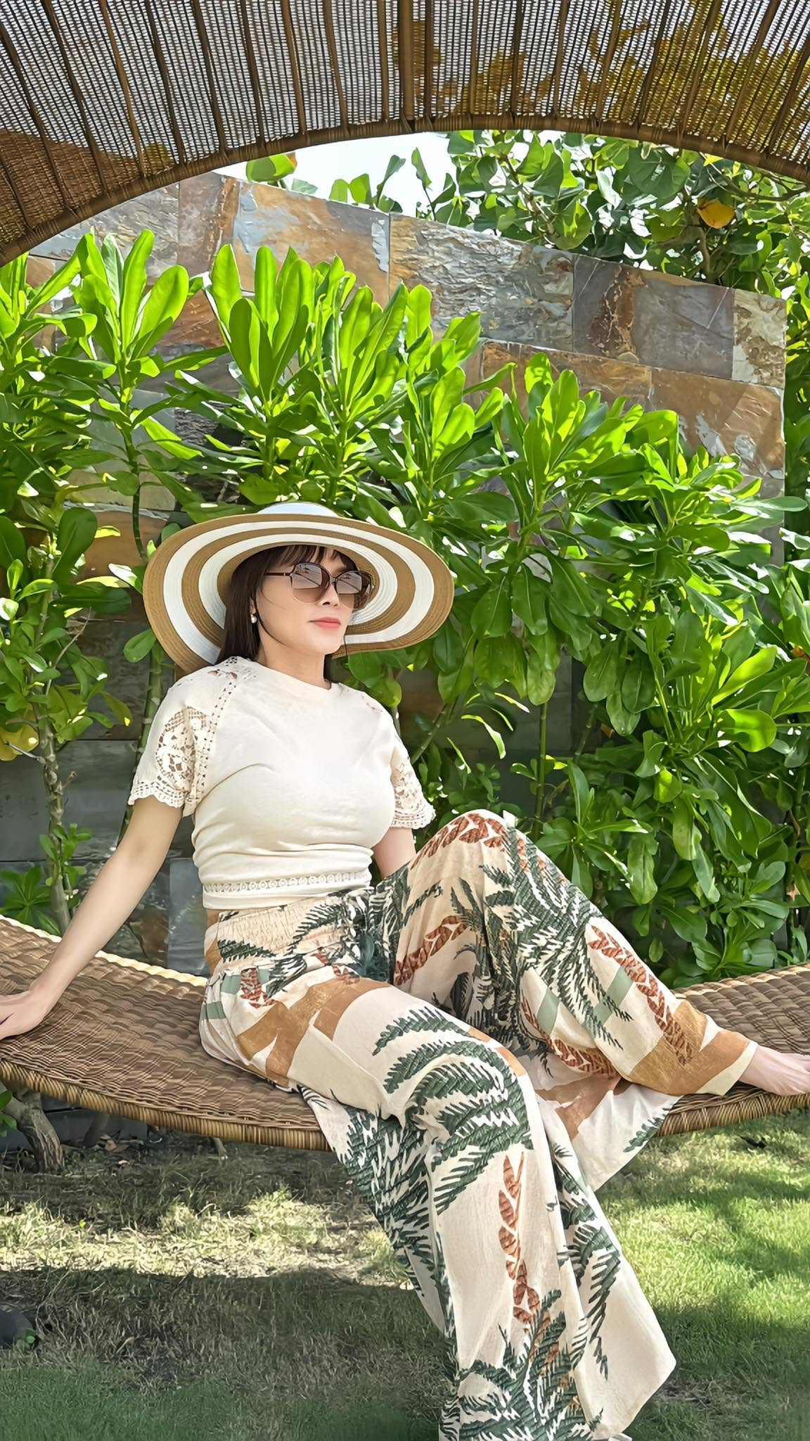 Nhan sắc trẻ đẹp của nữ ca sĩ 45 tuổi chưa lấy chồng, n&oacute;i thẳng "ai lấy được t&ocirc;i sẽ rất hạnh ph&uacute;c" - Ảnh 1.