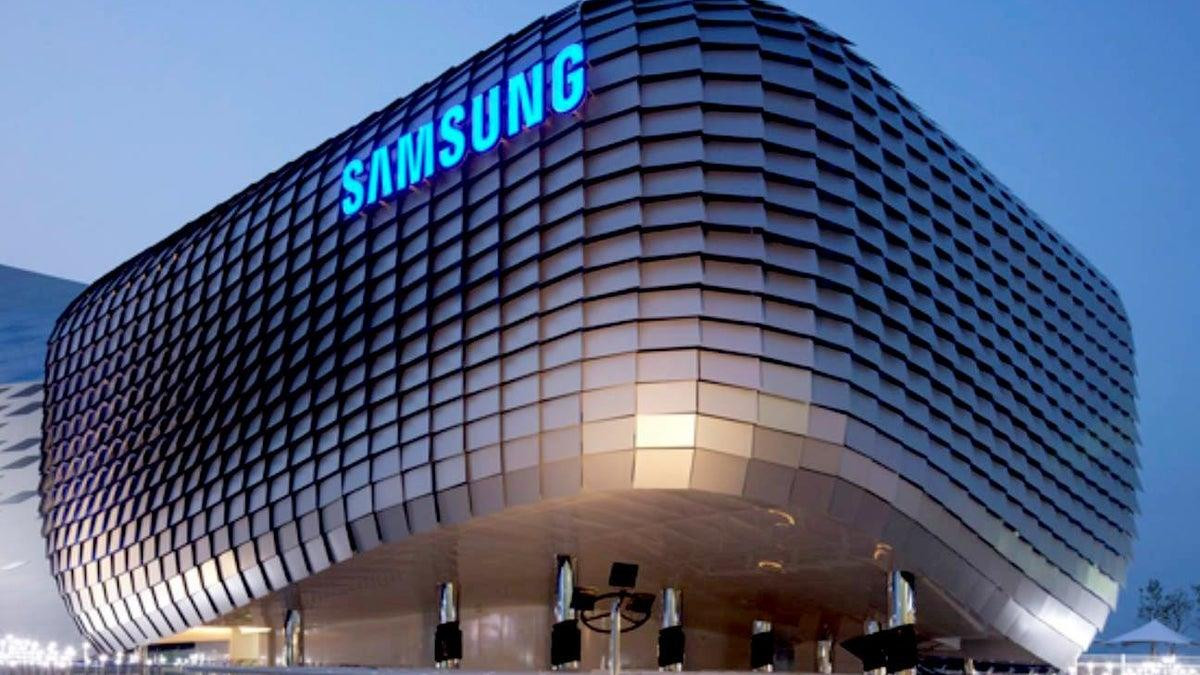 Nh&acirc;n vi&ecirc;n Samsung bị điều tra - Ảnh 1.
