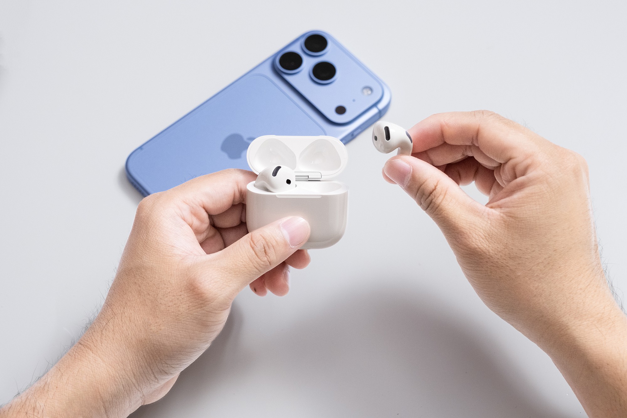 Mở hộp AirPods 5 chính hãng Việt Nam với khả năng chống ồn chủ động ấn tượng - Ảnh 5. Mở hộp AirPods 5 chính hãng Việt Nam với khả năng chống ồn chủ động ấn tượng - Ảnh 5.