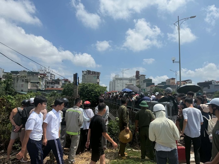 Tìm thấy thi thể nam sinh mất tích ở Hà Nội sau cơn mưa lớn - Ảnh 1.
