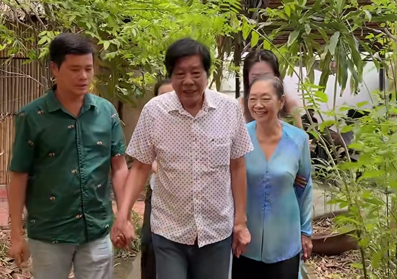 Nam NSND miền Nam 74 tuổi kể chuyện tình yêu với vợ giấu mặt - Ảnh 2. Nam NSND miền Nam 74 tuổi kể chuyện tình yêu với vợ giấu mặt - Ảnh 2.