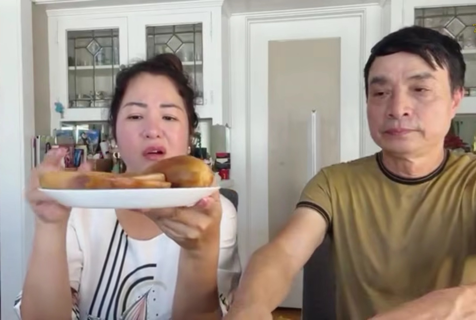 Bố ruột n&oacute;i 1 sự thật về b&eacute; Xu&acirc;n Mai - Ảnh 1.